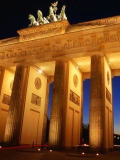Brandenburg Gate at Dusk, Berlin, Germany.jpg